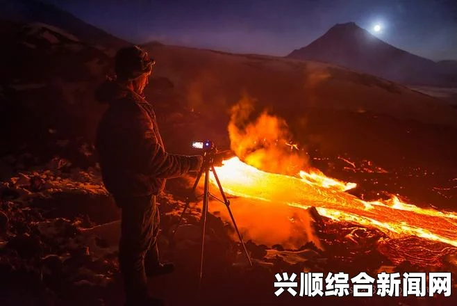 与死神擦肩而过，澳大利亚摄影师近距离拍摄火山爆发的壮丽瞬间