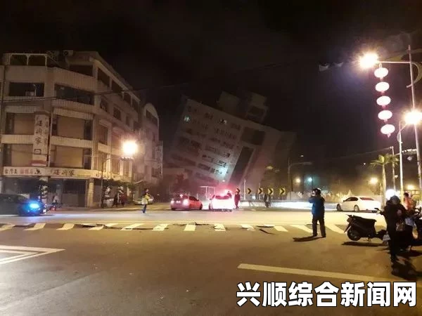 近日，菲律宾发生了一场规模达6.5级的地震，造成了至少2人的死亡，以及多所商厦倒塌，多人被困的严重灾情。这场突如其来的自然灾害给菲律宾人民带来了巨大的恐慌和损失，目前救援工作正在紧张有序地进行中。