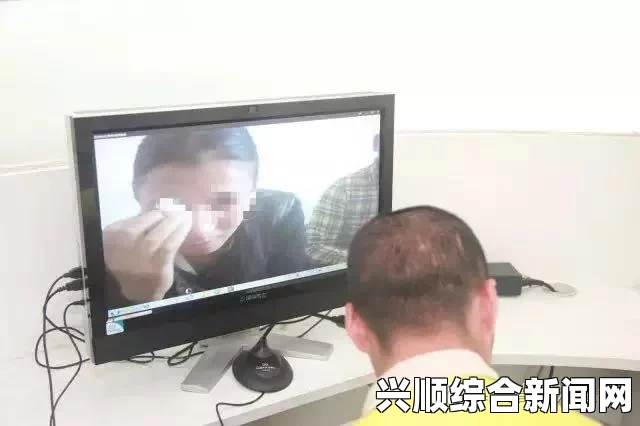 女性人体写真爷爷搂着妈妈睡觉的几种情感表达方式：亲情的依赖与照顾，展现家庭温暖