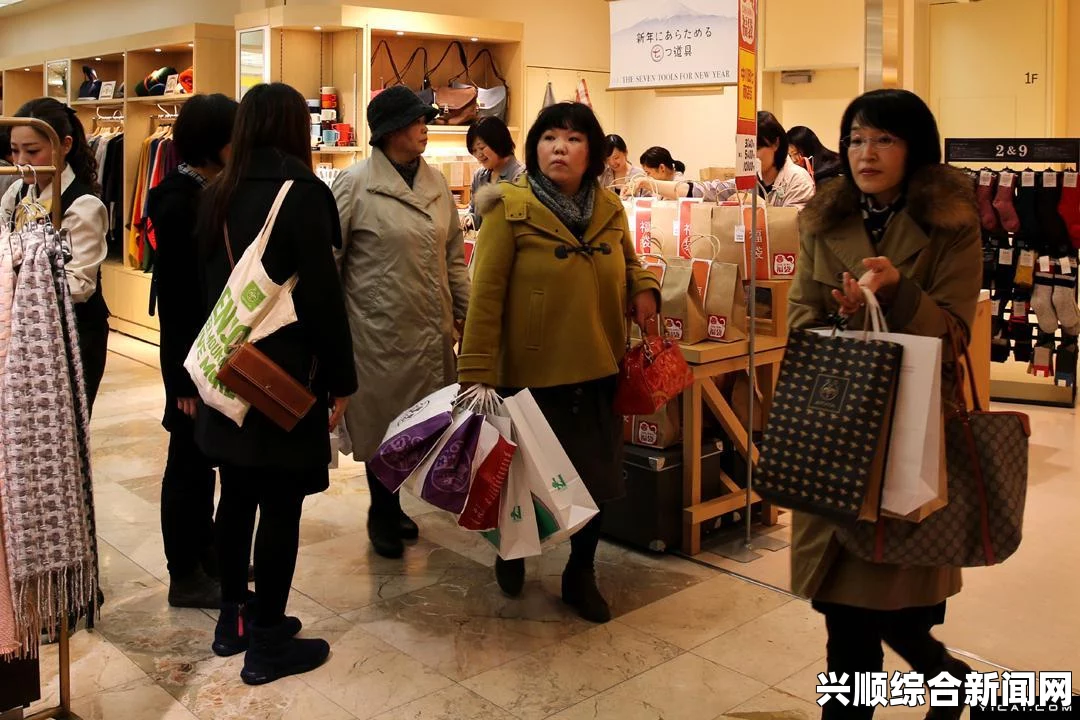 日本百货公司新年开店推福袋，中国游客抢购（图）