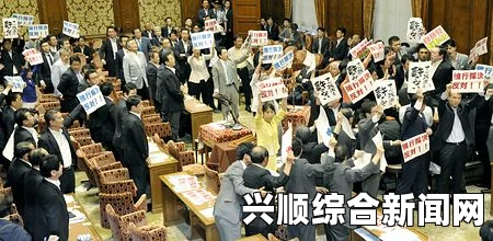 日本参议院强行表决通过安保法案（组图）